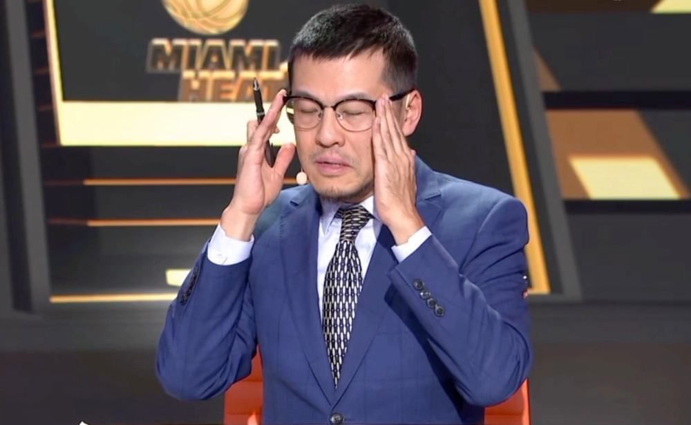 这时，叶天晓脱口说道：万殿主，我愿意分期。